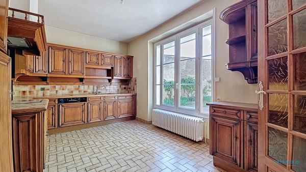 Beaurepaire - Maison T6 - 177m2 - Terrain 2219m2 (Zone U)