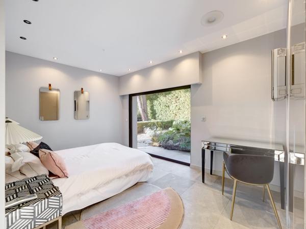 Vente Maison contemporaine Vallauris 5 Pièces 265 m²