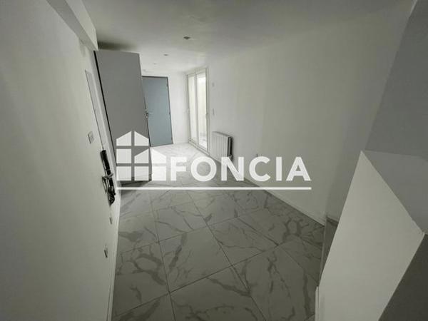 Location Studio 34.1 m² - 171 AVENUE DE MONTOLIVET Marseille 13012