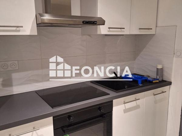 Location Studio 34.1 m² - 171 AVENUE DE MONTOLIVET Marseille 13012