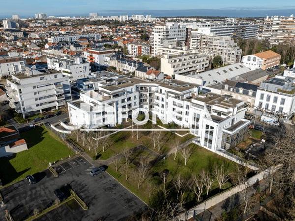 À vendre Local commercial 222 m² - La Rochelle 17000