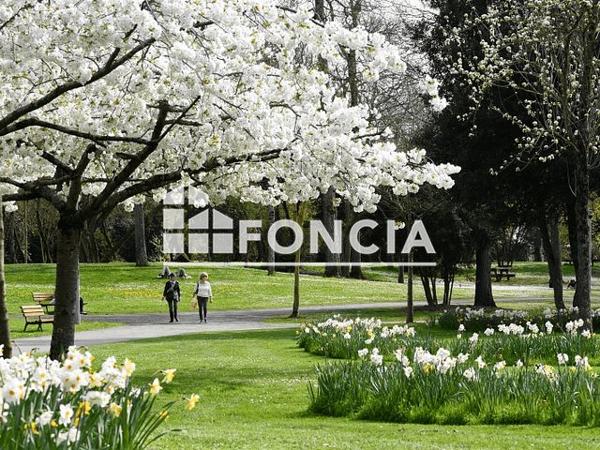 À vendre Local commercial 222 m² - La Rochelle 17000