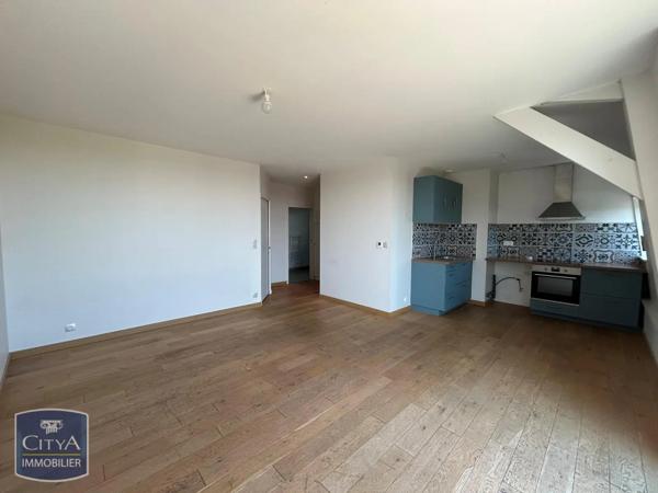 Appartement à louer 2 pièces 52.36m² Blois (41000)