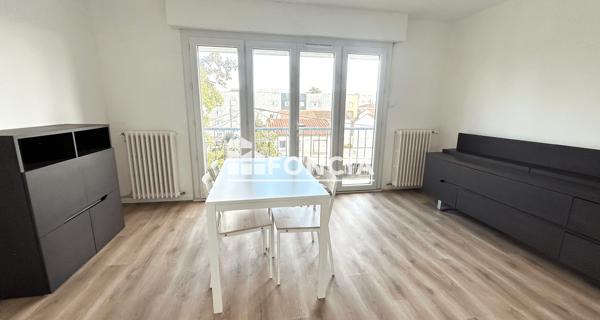 Location Appartement meublé 3 pièces 54 m² - Cognac 16100