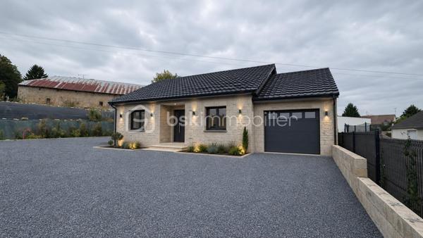 Située dans un quartier résidentiel calme de Sedan, cette maison neuve de plain-pied d’une superficie d’environ 86 m², édifiée sur une parcelle de 1 037 m², offre un beau potentiel.

Le bien est actuellement hors d’eau et hors d’air. Les travaux intérieurs restent à réaliser, permettant ainsi de finaliser la maison selon vos envies et vos besoins.

Implantée sur un terrain clôturé, cette propriété bénéficie d’un environnement agréable et résidentiel, tout en restant pratique au quotidien.

Son plain-pied, sa belle surface de terrain et son statut de construction neuve en font une opportunité intéressante pour un projet de résidence principale ou d’investissement.

À prévoir : travaux d’aménagement et de finition intérieurs. La charpente est aménageable offrant un potentiel supplémentaire habitable de 40 m². 

La maison est raccordée à l'assainissement collectif et au réseau d'eau potable. Les gaines pour l'électricité et la fibre sont passées. Le raccordement définitif reste à faire. 

L'ensemble des travaux de terrassement sont faits. 

Pour davantage d’informations sur le projet et les travaux restant à réaliser, n’hésitez pas à me contacter.