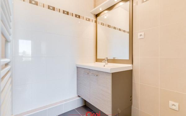 Appartement à vendre    2 pièces • 46 m2 Marseille 13