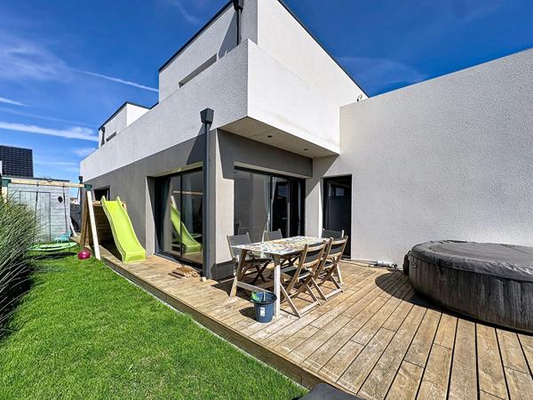 Pavillon Sangatte 200m2