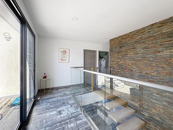 Pavillon Sangatte 200m2