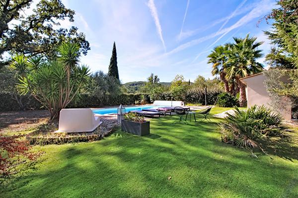 À VENDRE EN EXCLUSIVITÉ - Maison Néo-Provençale d'Exception à Figanières - 6 Chambres, Piscine et Terrain de 6440 m²
