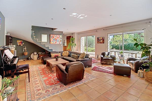 À VENDRE EN EXCLUSIVITÉ - Maison Néo-Provençale d'Exception à Figanières - 6 Chambres, Piscine et Terrain de 6440 m²
