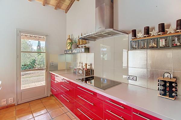 À VENDRE EN EXCLUSIVITÉ - Maison Néo-Provençale d'Exception à Figanières - 6 Chambres, Piscine et Terrain de 6440 m²