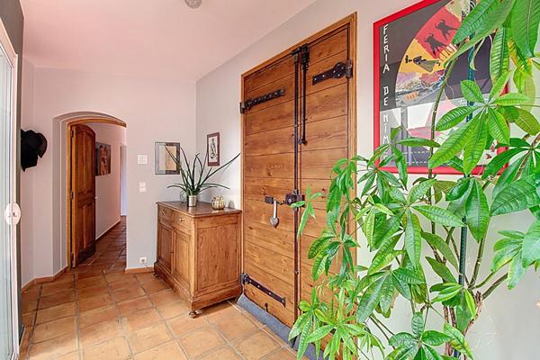 À VENDRE EN EXCLUSIVITÉ - Maison Néo-Provençale d'Exception à Figanières - 6 Chambres, Piscine et Terrain de 6440 m²