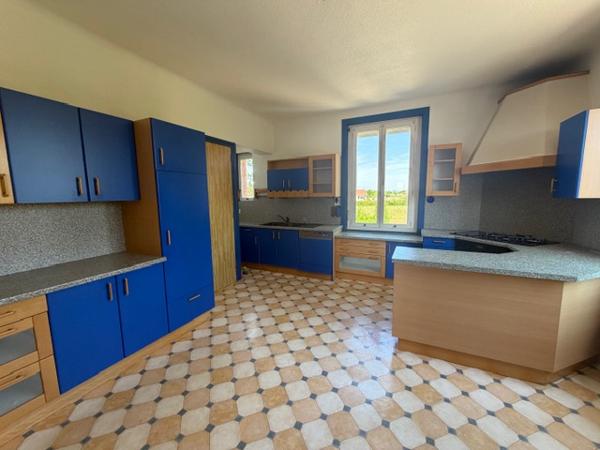 Bonson (42160) MAISON FAMILIALE AVEC FORT POTENTIEL TERRAIN CONSTRUCTIBLE DE 1700M²