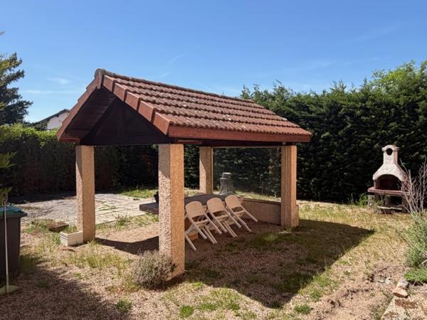 Bonson (42160) MAISON FAMILIALE AVEC FORT POTENTIEL TERRAIN CONSTRUCTIBLE DE 1700M²