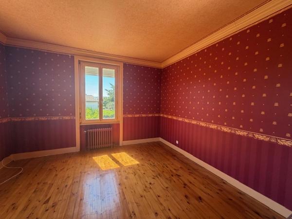 Bonson (42160) MAISON FAMILIALE AVEC FORT POTENTIEL TERRAIN CONSTRUCTIBLE DE 1700M²