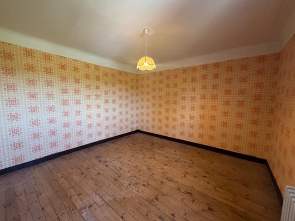 Bonson (42160) MAISON FAMILIALE AVEC FORT POTENTIEL TERRAIN CONSTRUCTIBLE DE 1700M²