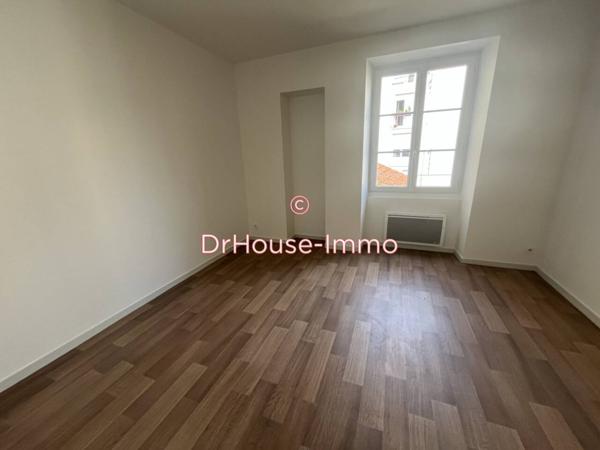 Appartement à louer 4 pièces de 84 m²