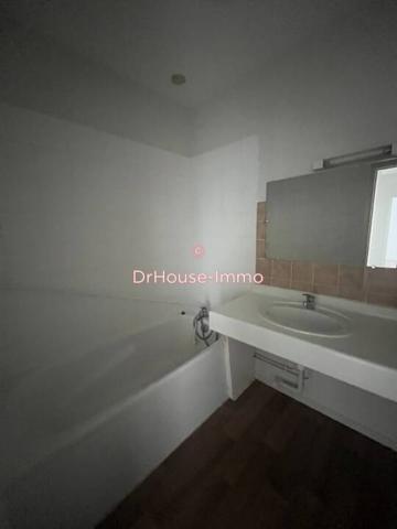 Appartement à louer 4 pièces de 84 m²