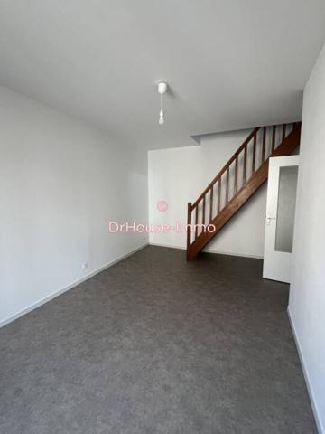 Appartement à louer 4 pièces de 84 m²