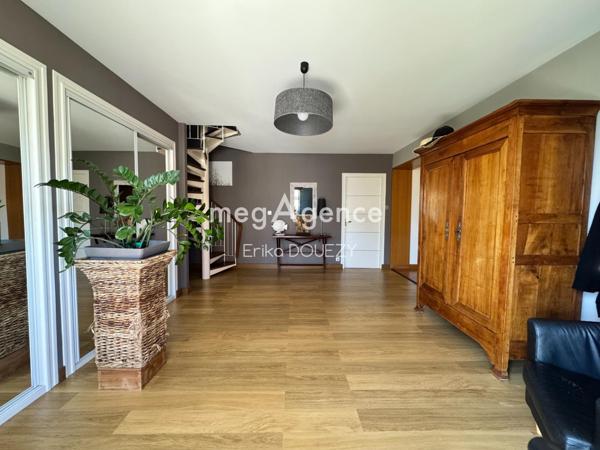 Maison à CHOLET, 49300 - 7 pièces 208m²