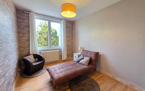 Maison à vendre    5 pièces • 91,50 m2 Saint-Pierre-du-Mont
