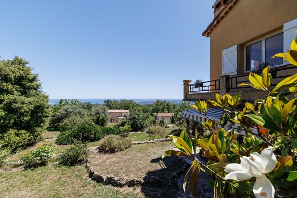 Vente Maison provençale de luxe Vence 8 Pièces 141 m²