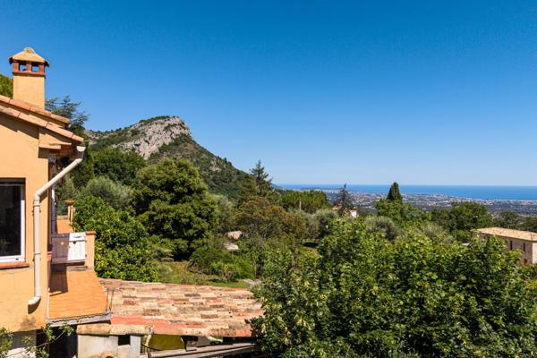 Vente Maison provençale de luxe Vence 8 Pièces 141 m²