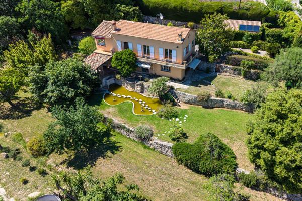 Vente Maison provençale de luxe Vence 8 Pièces 141 m²