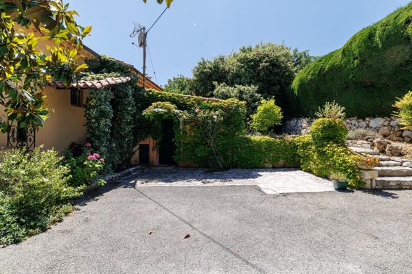 Vente Maison provençale de luxe Vence 8 Pièces 141 m²