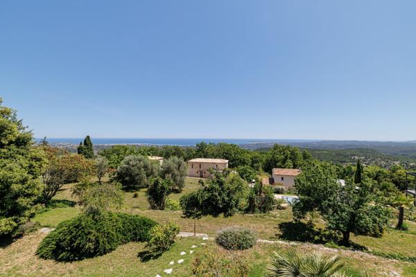 Vente Maison provençale de luxe Vence 8 Pièces 141 m²