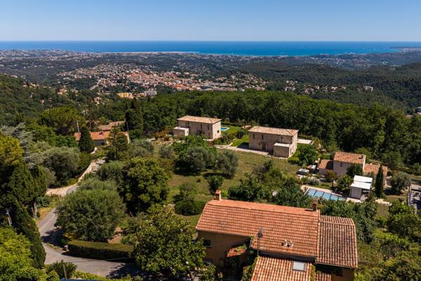 Vente Maison provençale de luxe Vence 8 Pièces 141 m²