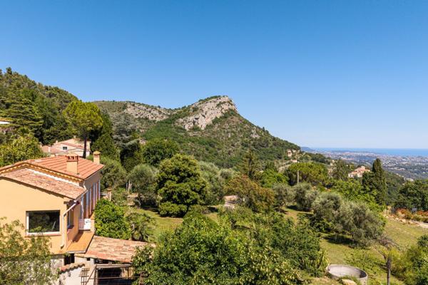 Vente Maison provençale de luxe Vence 8 Pièces 141 m²