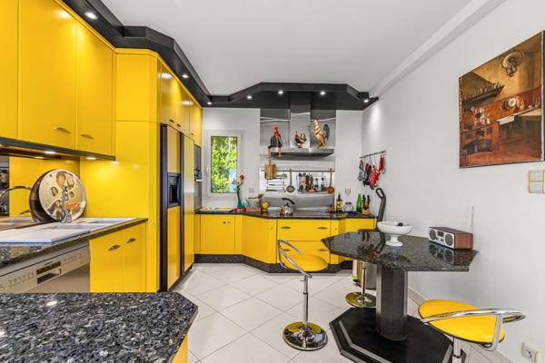 Vente Maison provençale de luxe Vence 8 Pièces 141 m²