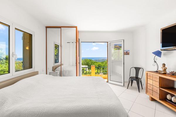 Vente Maison provençale de luxe Vence 8 Pièces 141 m²