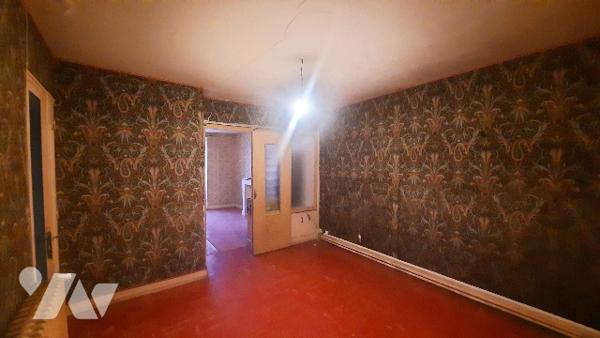 Centre de Levroux maison à rénover 7 pièces, 3 chambres, grand jardin clos avec garage double