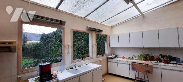 Centre de Levroux maison à rénover 7 pièces, 3 chambres, grand jardin clos avec garage double