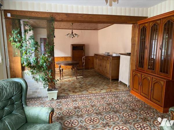 L'AIGLE - Maison de ville avec cour et garage