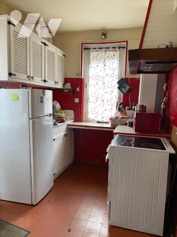 L'AIGLE - Maison de ville avec cour et garage