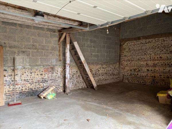 L'AIGLE - Maison de ville avec cour et garage