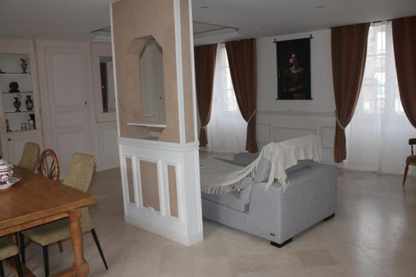 Maison à FRESNAY-SUR-SARTHE, 72130 - 9 pièces 220m²