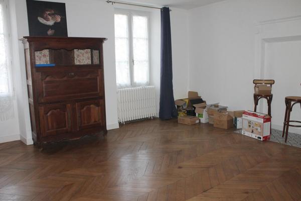 Maison à FRESNAY-SUR-SARTHE, 72130 - 9 pièces 220m²