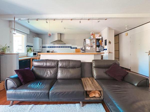 Appartement 2 chambres avec balcon et box - Bord de Sèvres