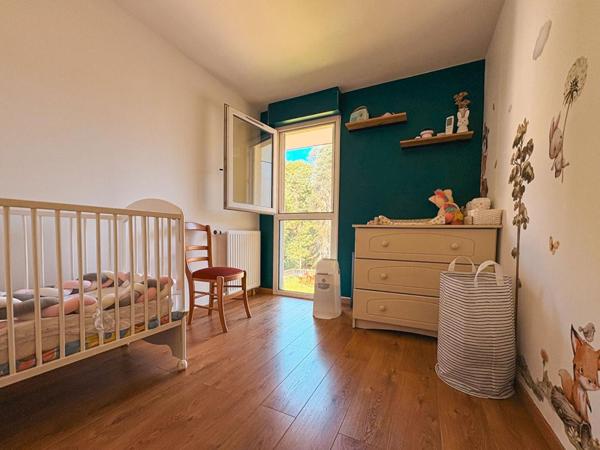 Appartement 2 chambres avec balcon et box - Bord de Sèvres