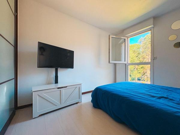 Appartement 2 chambres avec balcon et box - Bord de Sèvres