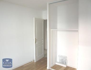 Appartement à louer 3 pièces 63.99m²