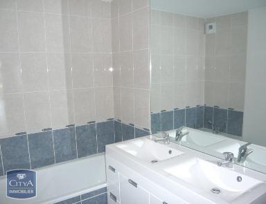 Appartement à louer 3 pièces 63.99m²