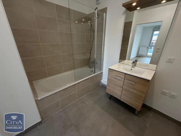 Appartement à louer 2 pièces 43m² Saint-Chamond (42400)