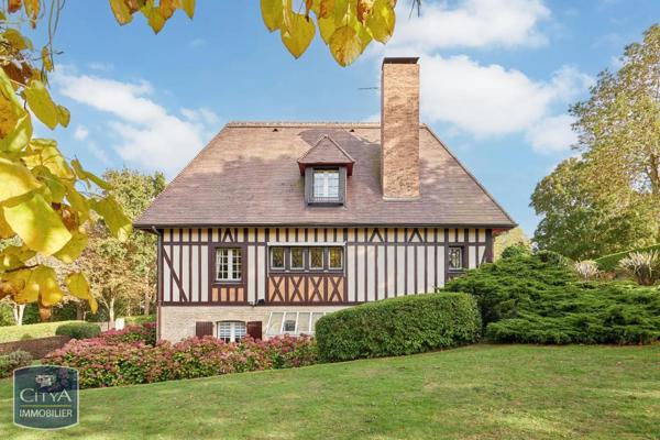 Demeure à vendre 8 pièces 385m²