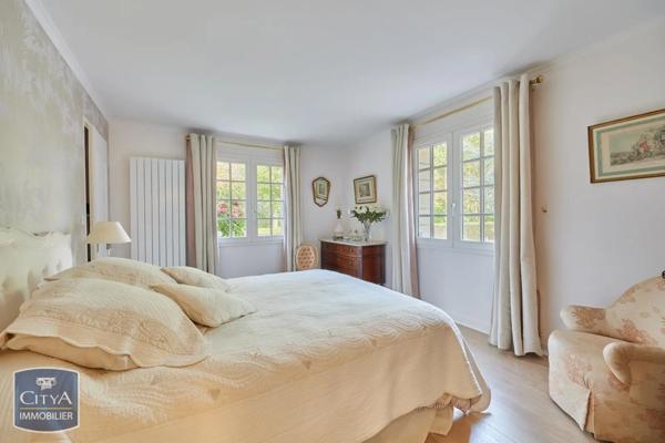 Demeure à vendre 8 pièces 385m²