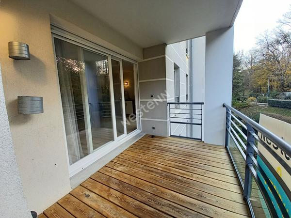 RARE ! Appartement 3 pièces avec terrasse, dépendances, proche du centre et commerces